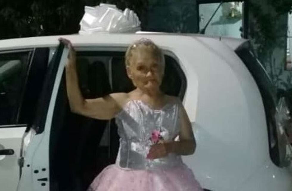 Una abuela de 79 años tuvo su soñada fiesta de 15