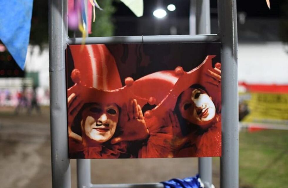 Una muestra recorre los 20 años de carnaval santarroseño