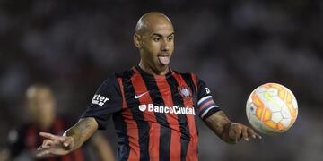 San Lorenzo's  midfielder Juan Mercier gestures during their Recopa Sudamericana 2015 first final football match against River Plate at the Monumental stadium in Buenos Aires, Argentina, on February 6, 2015. AFP PHOTO / Juan Mabromata buenos aires Juan Mercier futbol recopa sudamericana 2015 futbol futbolistas partido river plate vs san lorenzo