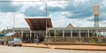 La terminal de ómnibus recibe las unidades y el municipio hace los controles sanitarios\u002E