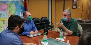 Hugo Passalacqua trató un proyecto educativo con el intendente Stelatto y con el titular del Concejo, Facundo López Sartori\u002E (Prensa Passalacqua)