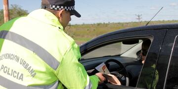 La policía del Chaco y Corrientes coordinan esfuerzos por el estado de emergencia\u002E (Web)\u002E