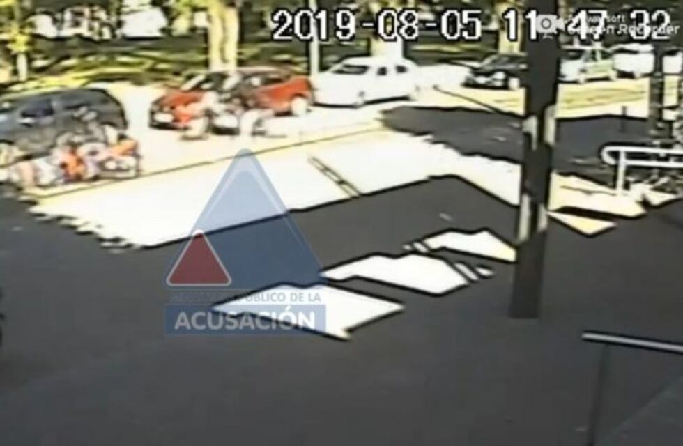 El video del intento de asalto y balazo en el rostro al gerente en la puerta de un banco