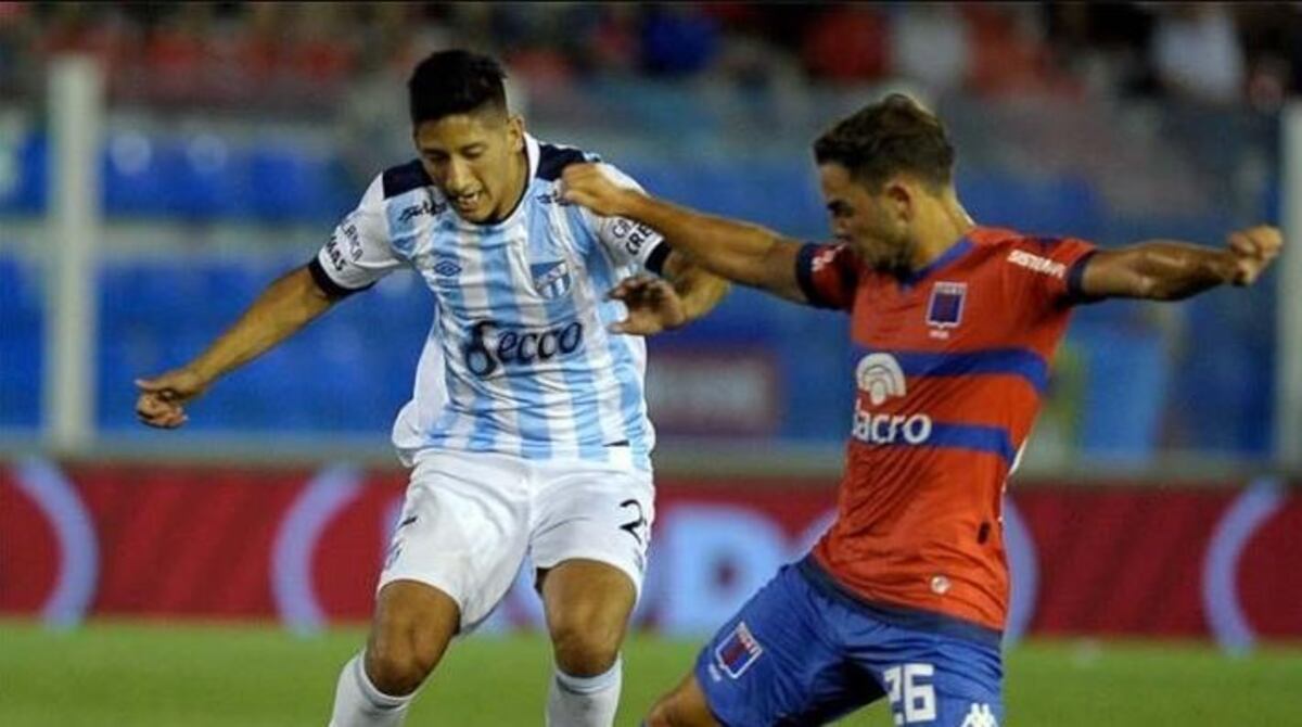 Ricardo Zielinski designo a 19 futbolistas para el partido de este sábado ante Tigre