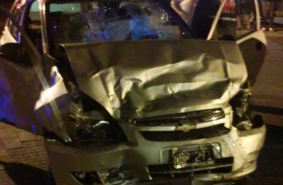 Un conductor chocó a otro auto tras huir borracho y drogado de un operativo de tránsito