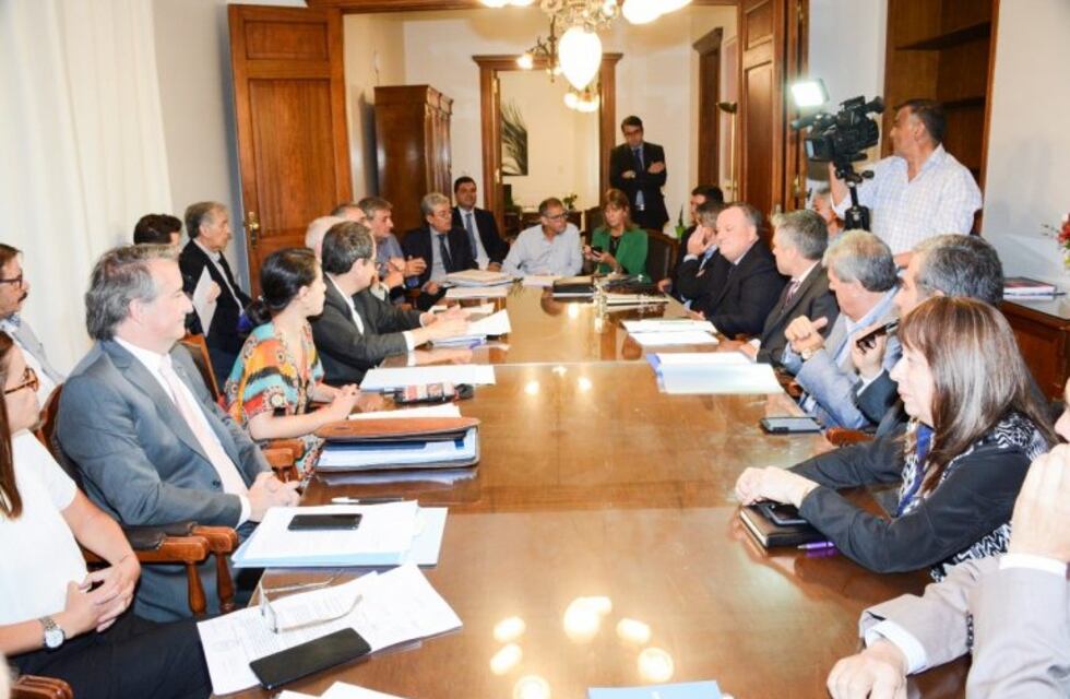 Avanza suspensión del Pacto Fiscal, se demora la Reforma Tributaria y naufraga la Emergencia