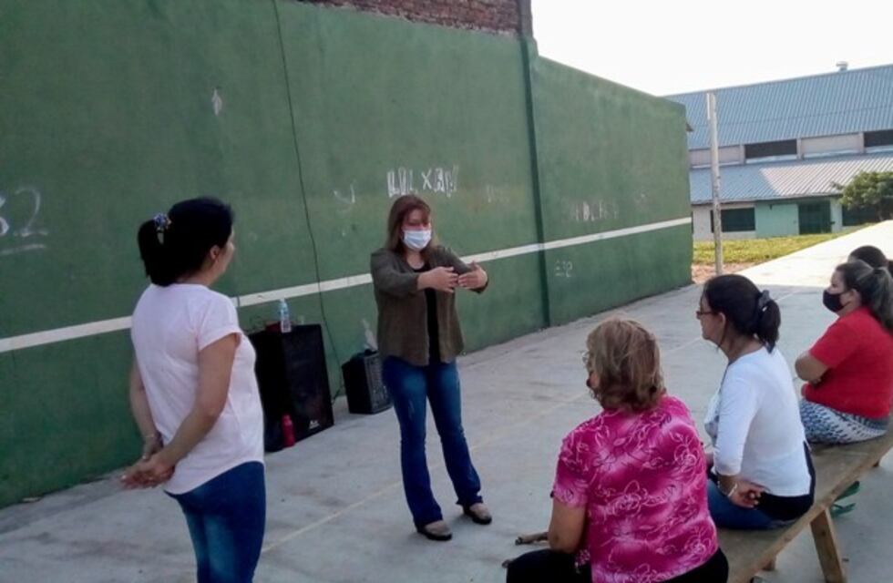 Charlas sobre medidas de prevención del coronavirus en barrios posadeños