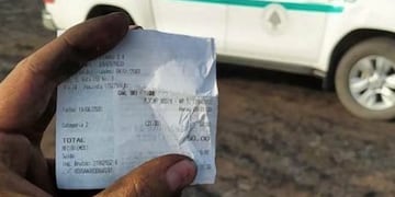 Los bomberos mostraron el ticket tras el pago, y se viralizó\u002E