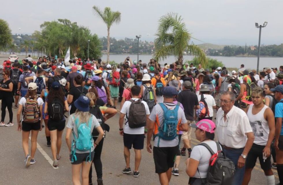 "Cabalgata Brocheriana": más de 1100 fieles colmaron la costanera de Carlos Paz