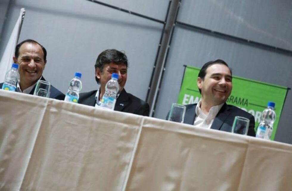 Valdés firmó un acuerdo para potenciar el turismo, la producción y las Pymes