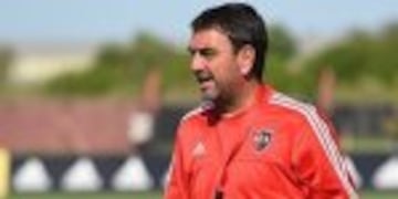 El DT aguarda la propuesta de la comisiu00f3n directiva para garantizar que continuaru00e1 en el club.