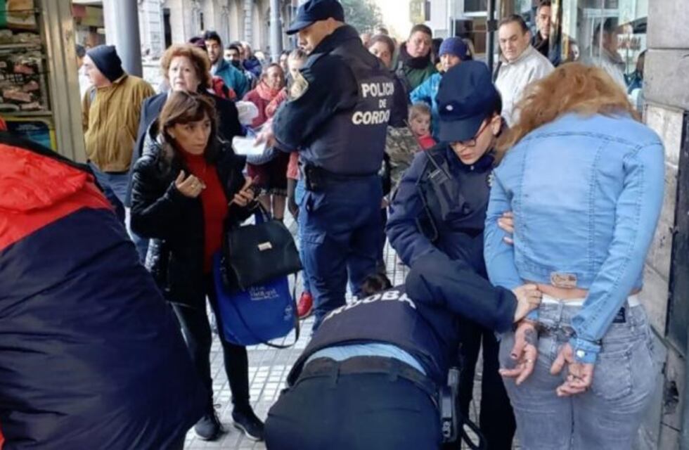 Discusión y forcejeo en un control callejero: una mujer detenida