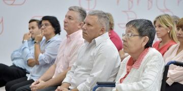 Ana Albarracin recibió la silla de ruedas motorizada en Arroyito