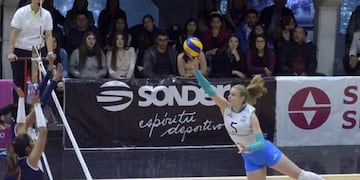 La opuesto fue la figura de la cancha y anotó 19 puntos en el triunfo ante Perú\u002E