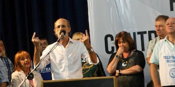 El titular del gremio de los bancarios, Matu00edas Layu00fas, anticipu00f3 cu00f3mo seru00e1 la protesta del movimiento sindical en Rosario.