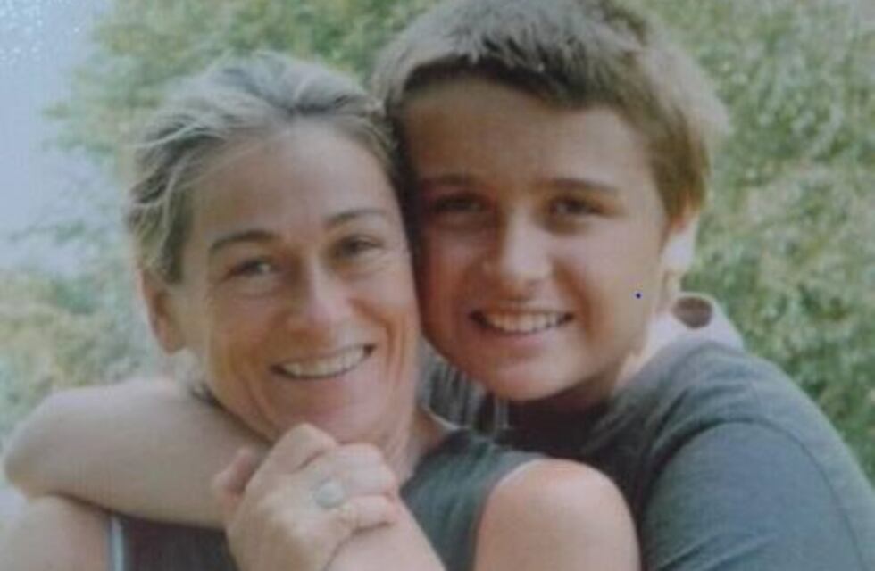 Ofrece recompensa para recuperar las pertenencias de su hijo que falleció