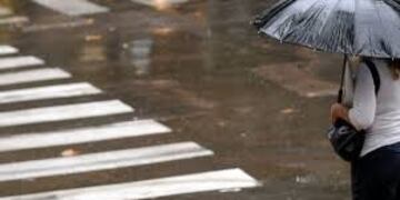 El clima lluvioso del fin de semana proseguirá este lunes\u002E