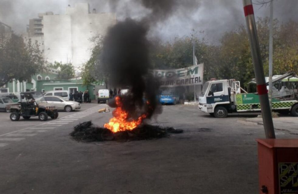 Empleados municipales volvieron a protestar en Córdoba
