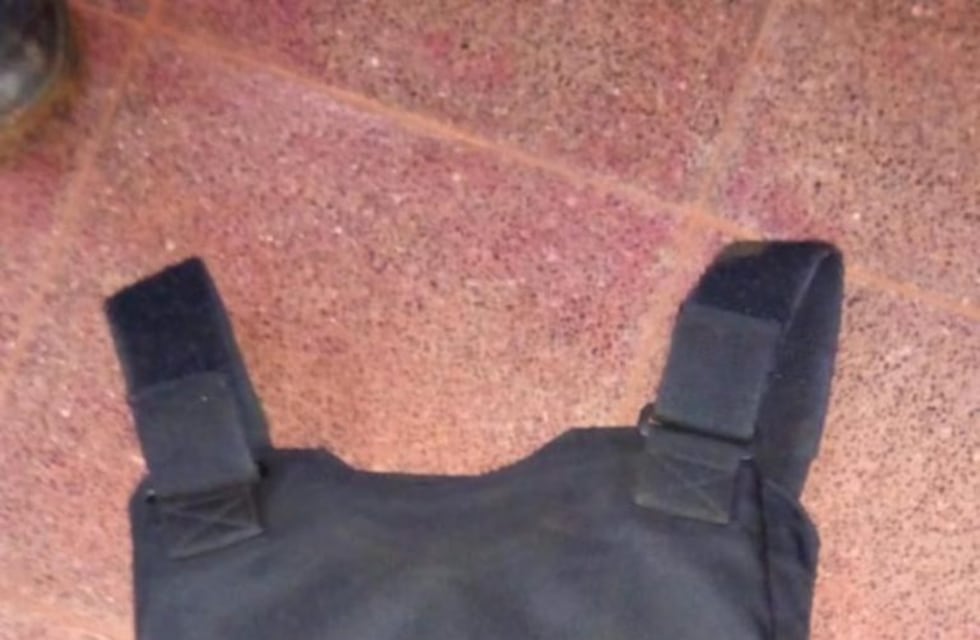 Atacó a tiros a su novia y disparó contra la policía cuando huyó