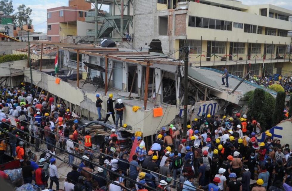 Terremoto en México: continúan los operativos en el colegio derrumbado