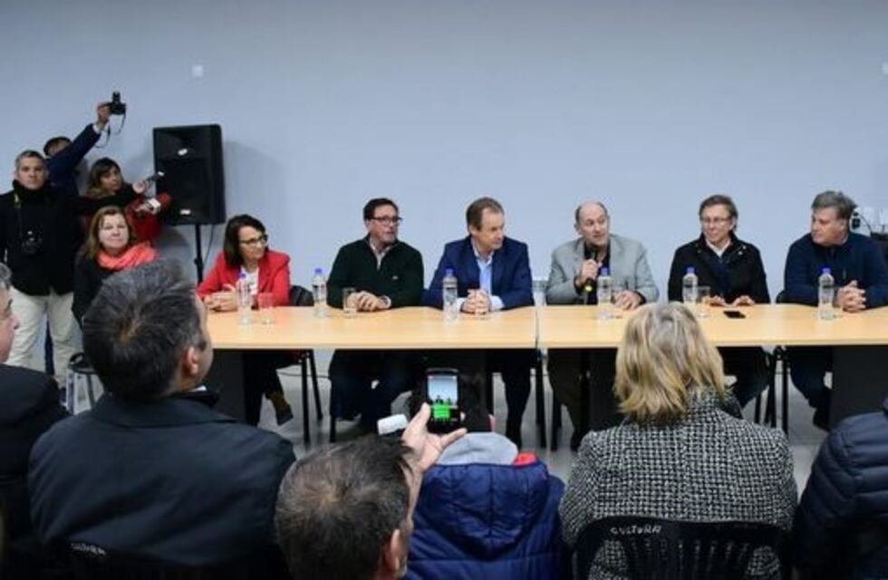 Gustavo Bordet inauguró obras y entregó aportes en Urdinarrain