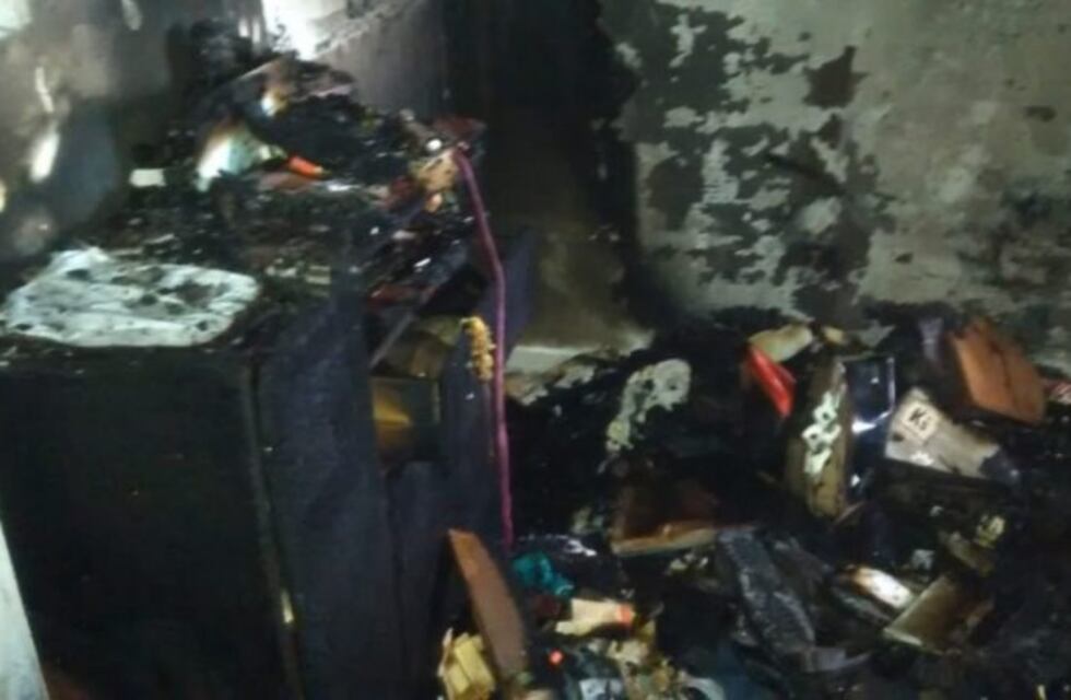 Un fuerte incendio provocó importantes pérdidas en una casa de Grünbein