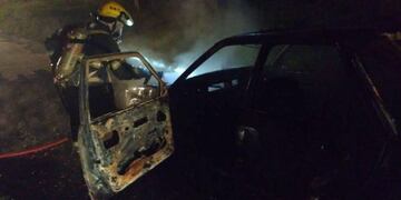 Bomberos de Santa Rosa, intervinieron en un incendio