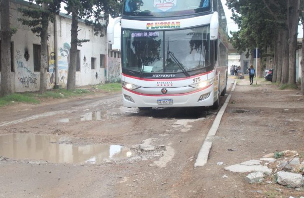 Pavimentarán calles de barrio Gaudi y la salida de la terminal