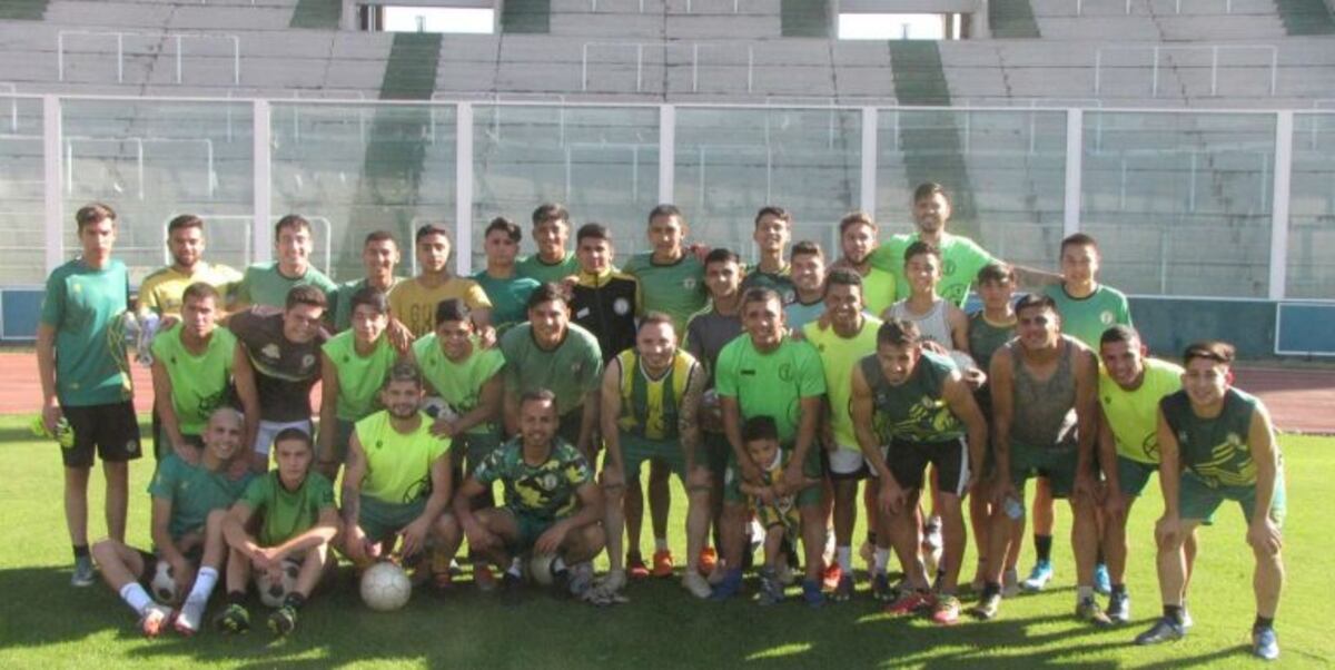 Huracán de barrio La France juega la reválida de la Liga Cordobesa de Fútbol\u002E