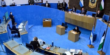 Legisladores rionegrinos tratarán el aval para reestructurar la deuda y préstamos de la Nación