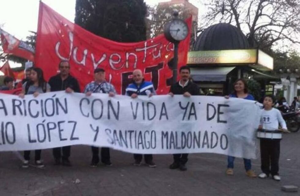 La ciudad también marchó por la aparición con vida de Santiago Maldonado y Julio López