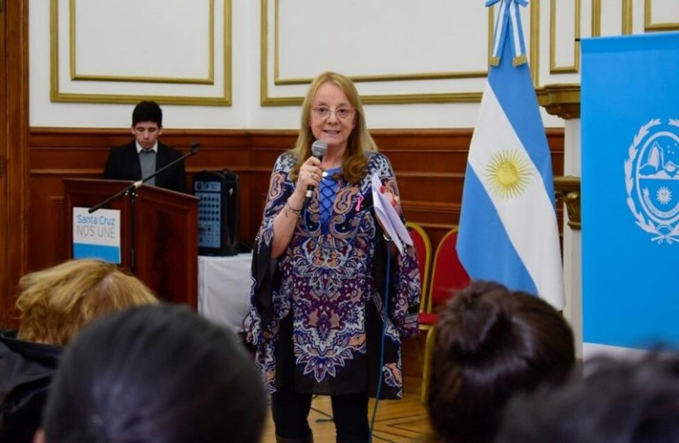 Habrían espiado ilegalmente a la gobernadora Alicia Kirchner