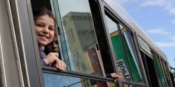 Los niños tendrán colectivos gratis en su día