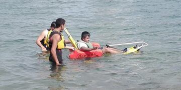 Entregan equipo anfibio a la Fundación Conociendo Nuestra Casa