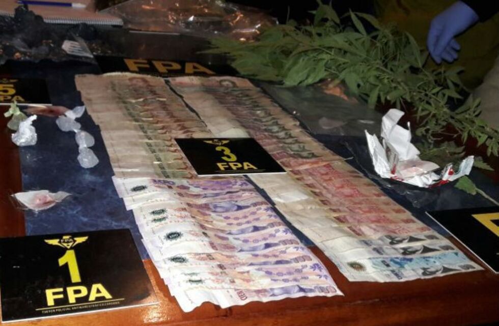 Desbarataron un punto de venta de drogas en La Calera