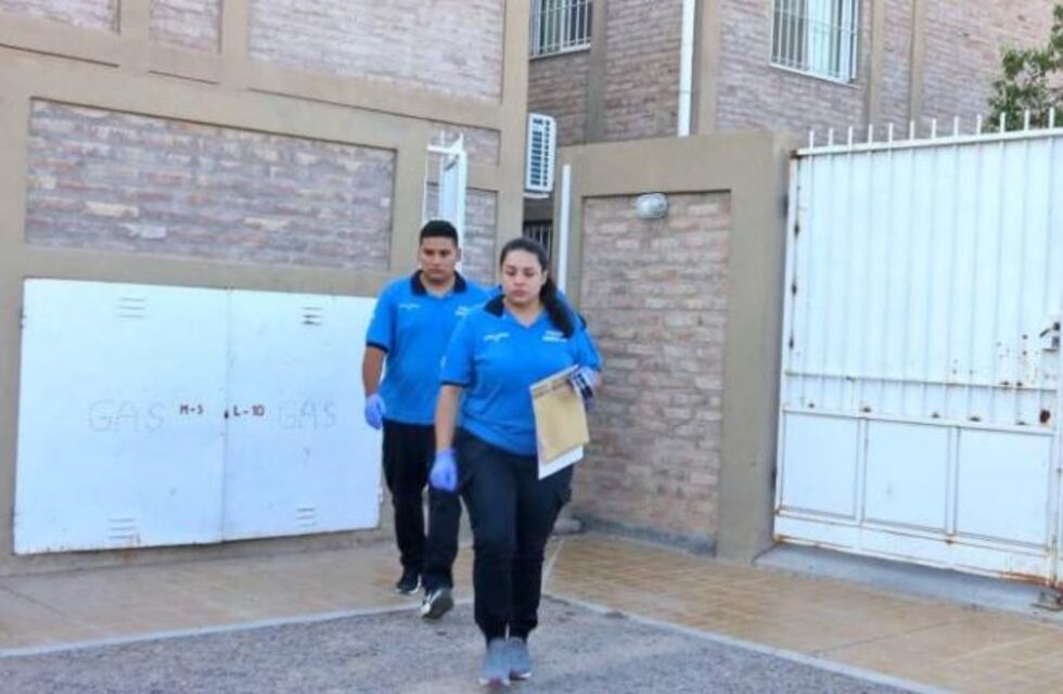 Se atrincheró con sus tres hijas e intentó matarlas con gas