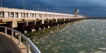 Imagen archivo\u002E La represa Yacyretá situada entre las ciudades de Ituzaingó y Ayolas\u002E Foto: Leonardo Zavattaro/dpa\u002E