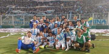 El festejo de los jugadores de Racing\u002E