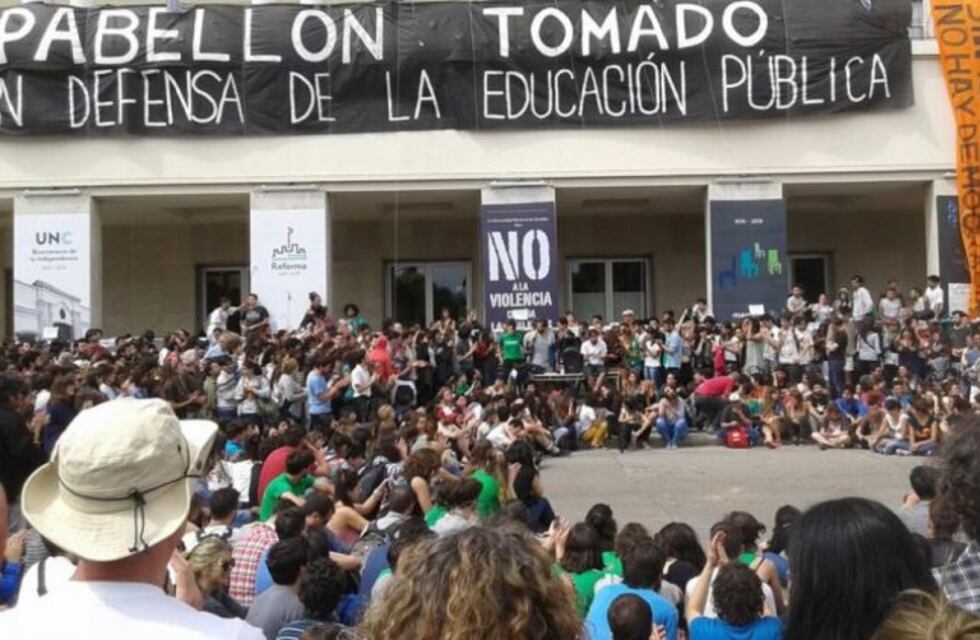 Estudiantes universitarios imputados: "El juez dejó de tener memoria"