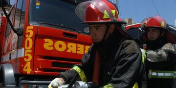 Bomberos combaten un incendio\u002E (Foto ilustrativa)