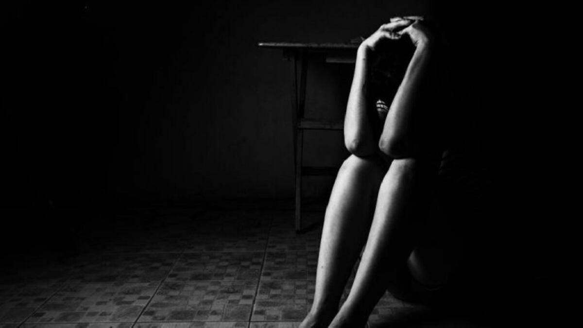 La menor dijo que perdió el conocimiento y que al reaccionar el acusado abusaba de ella\u002E