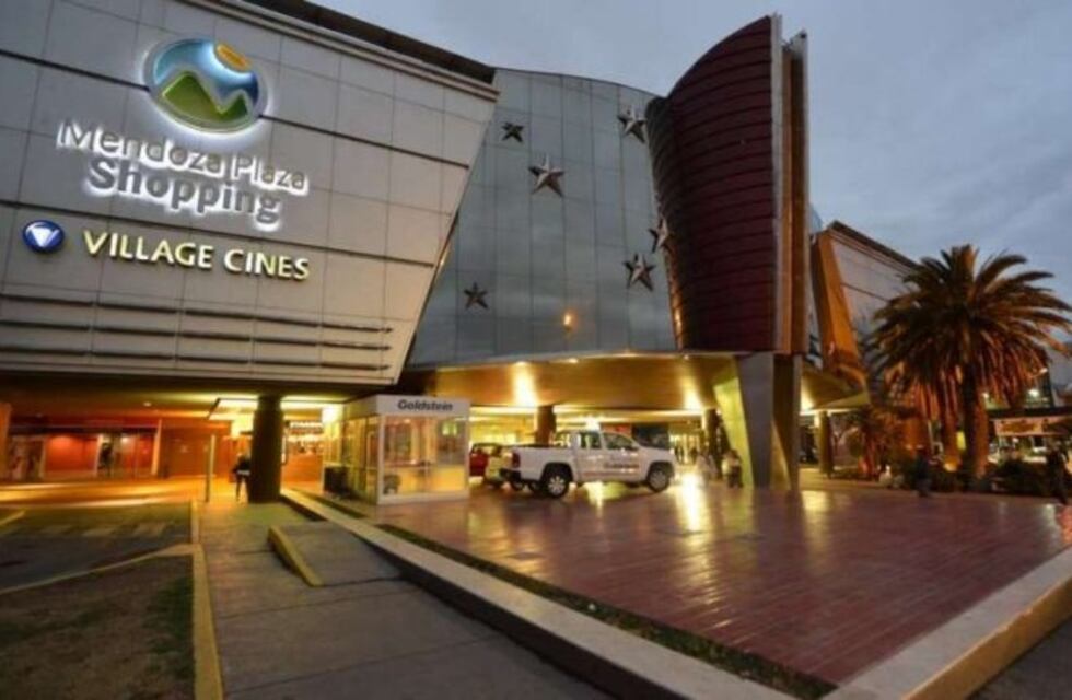 Ordenaron cerrar todos los centros comerciales de Mendoza