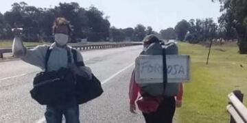 Los formoseños regresan a pie porque se quedaron sin dinero