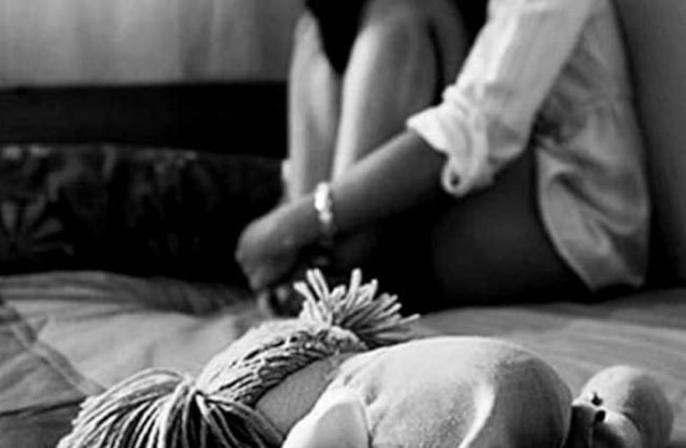 Obligaba a su hija de 14 años a prostituirse en su casa