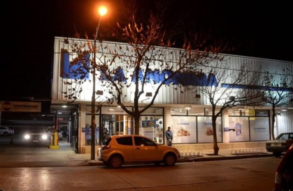 Detuvieron a dos mujeres que robaban con sus bebés en brazos