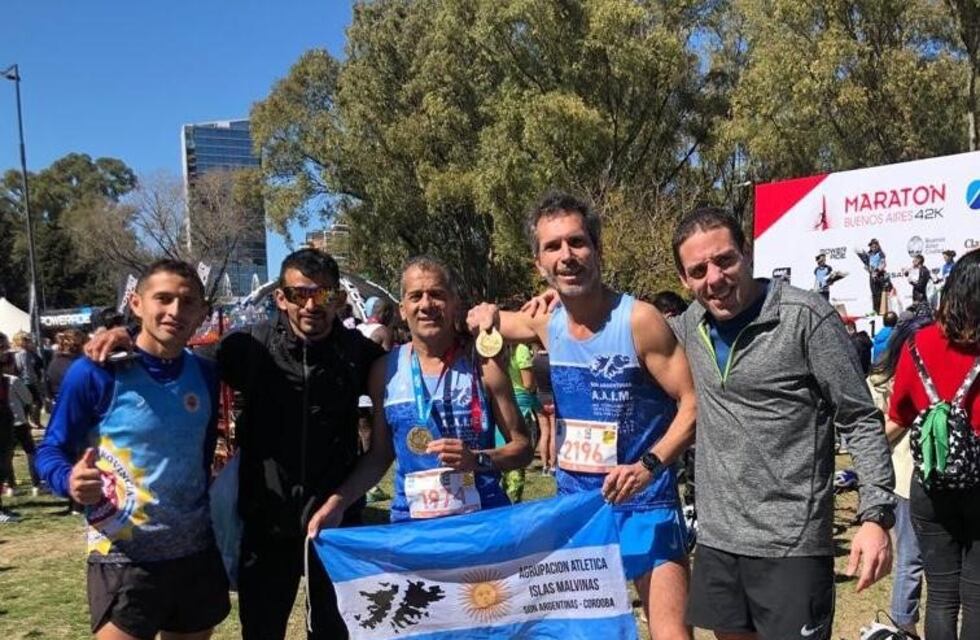 Los cordobeses "malvineros" que se destacaron en la maratón de Buenos Aires
