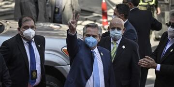 Alberto Fernandez en la ceremonia de asunción de Luis Arce en Bolivia\u002E (Foto: Marcelo Perez del Carpio/Bloomberg)