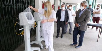 Coronavirus: Chahla entregó respiradores a sanatorios privados\u002E (SECPT)