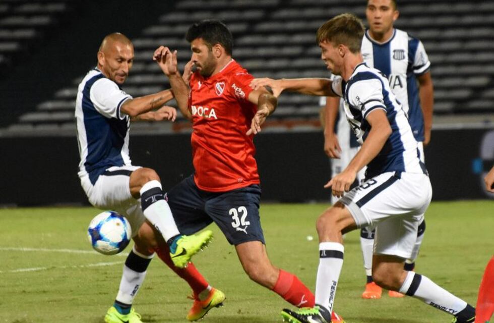 Independiente aprovechó sus chances y derrotó 2 a 0 a Talleres en Córdoba