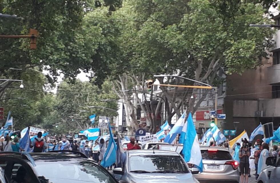 El banderazo del #8N y otra vez el "que se vayan todos"